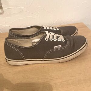 Women’s Size 7 Vans